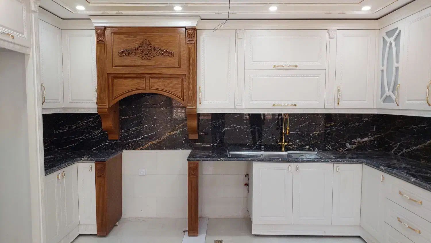 استخدام نیرو در کارگاه تولید کابینت چوب و ام دی اف